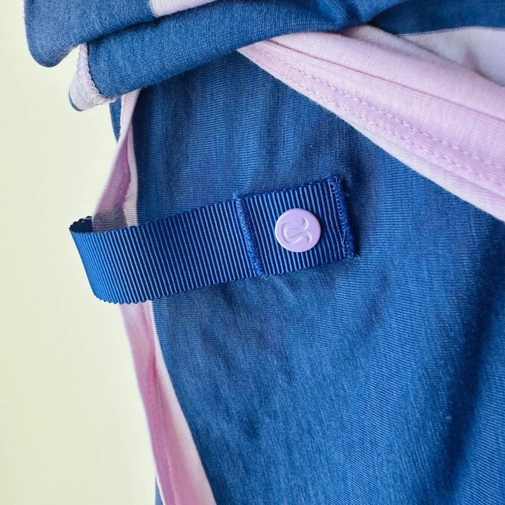 Lululemon Vinyasa Scarf Blue Pink Striped Snap Infinity Wrap‎ OS Athleisure